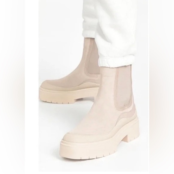 NWT  Sam Edelman Lulia Lug Sole Chelsea chunky boots women Sz 9 1/2 - Picture 1 of 10